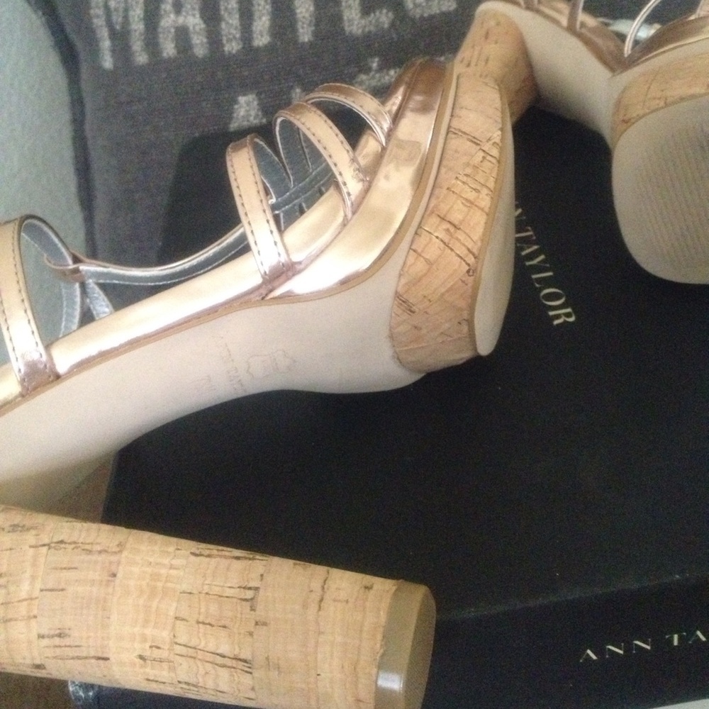- New -  sexy sandal from Ann Taylor - Picture 3 of 3